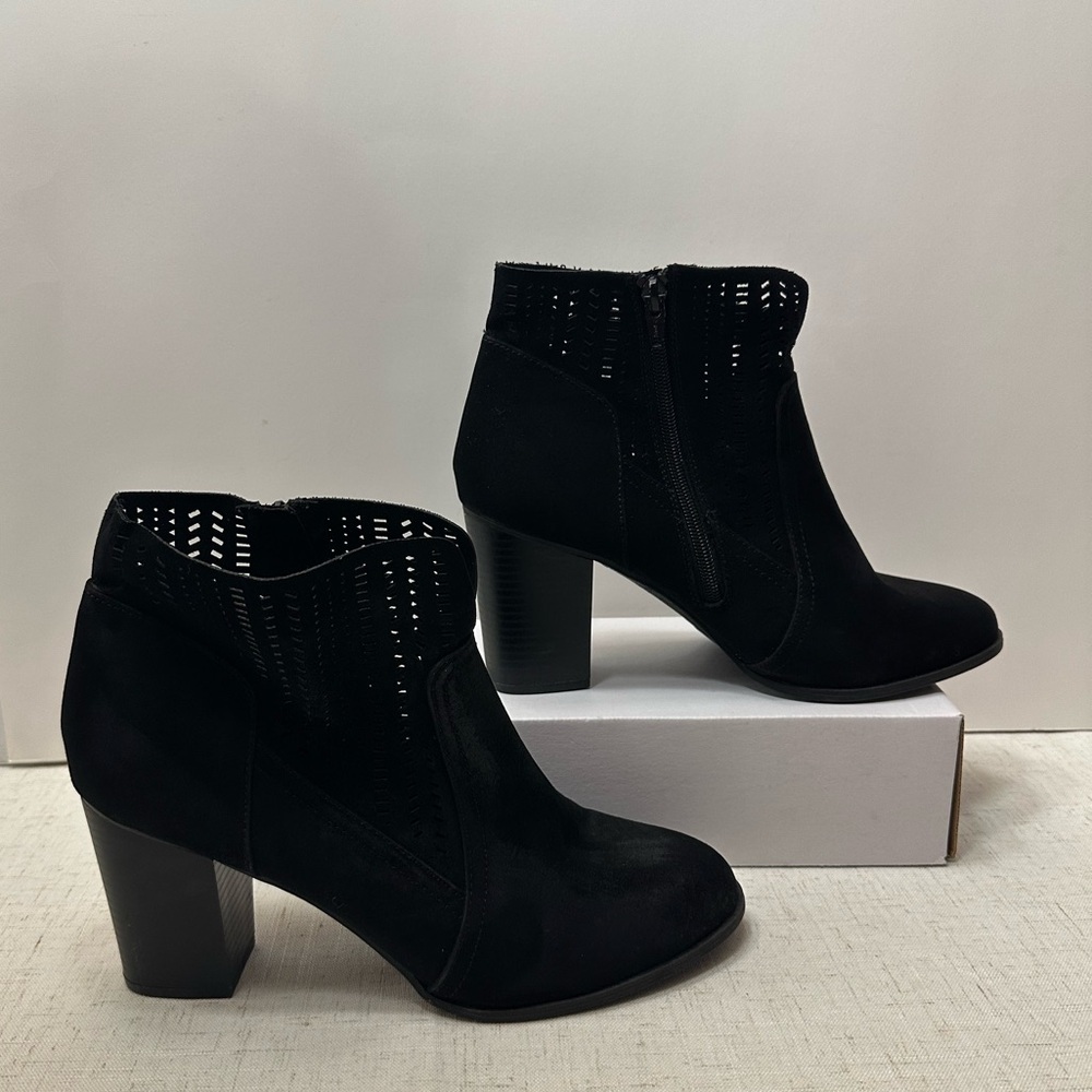Metaphor Elegant Black Ankle Boots